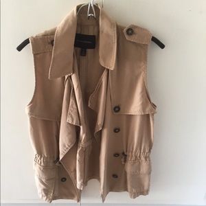 Stylish Banana Republic Safari Vest in Camel.